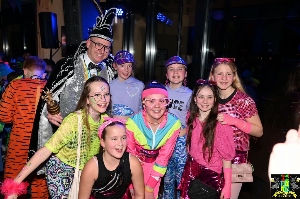 ../Images/Jeugddisco Glow in the Dark 085.jpg